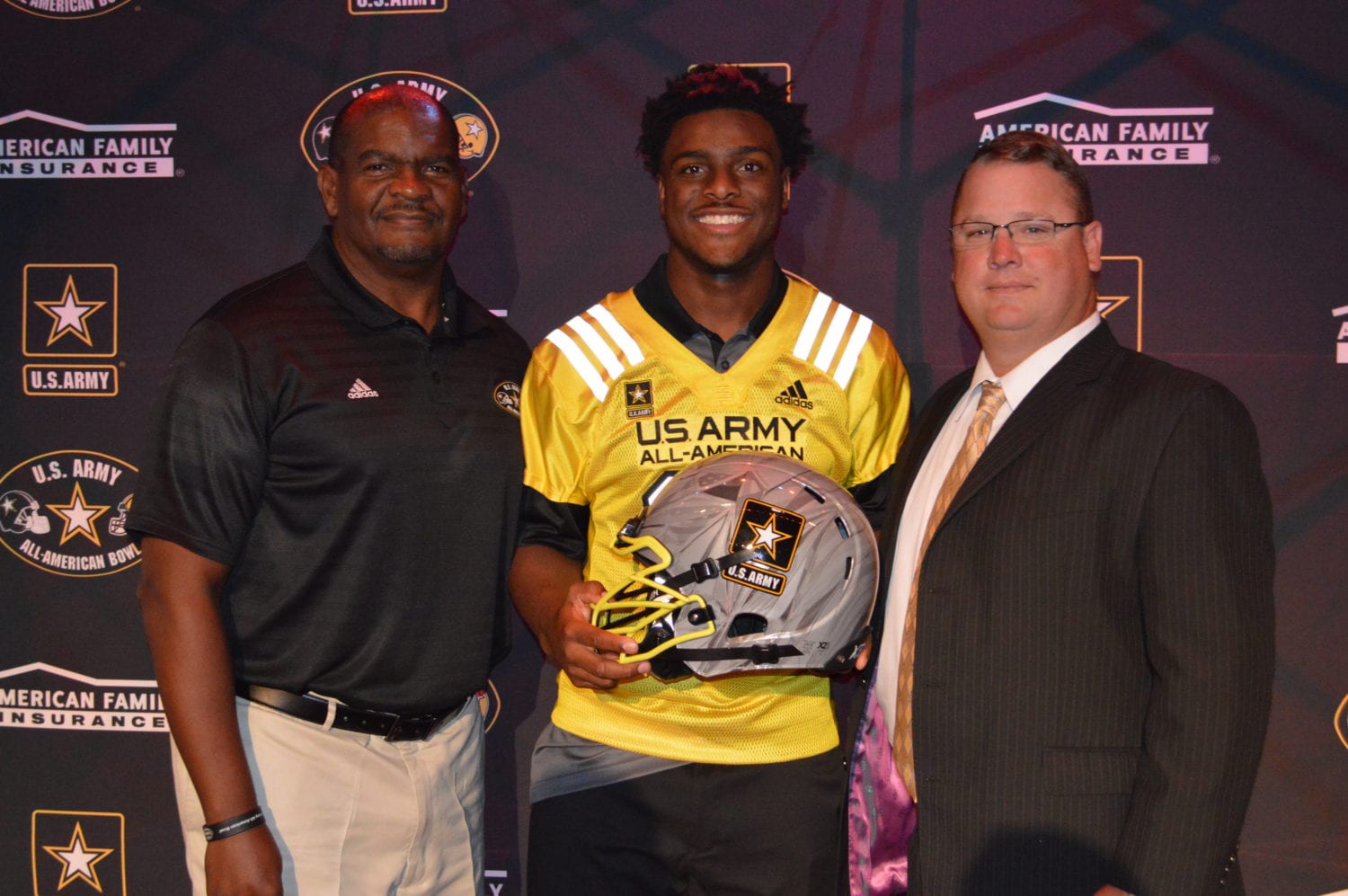 Shawn Robinson Named Gatorade Texas Football Player Of The Year - Focus ...