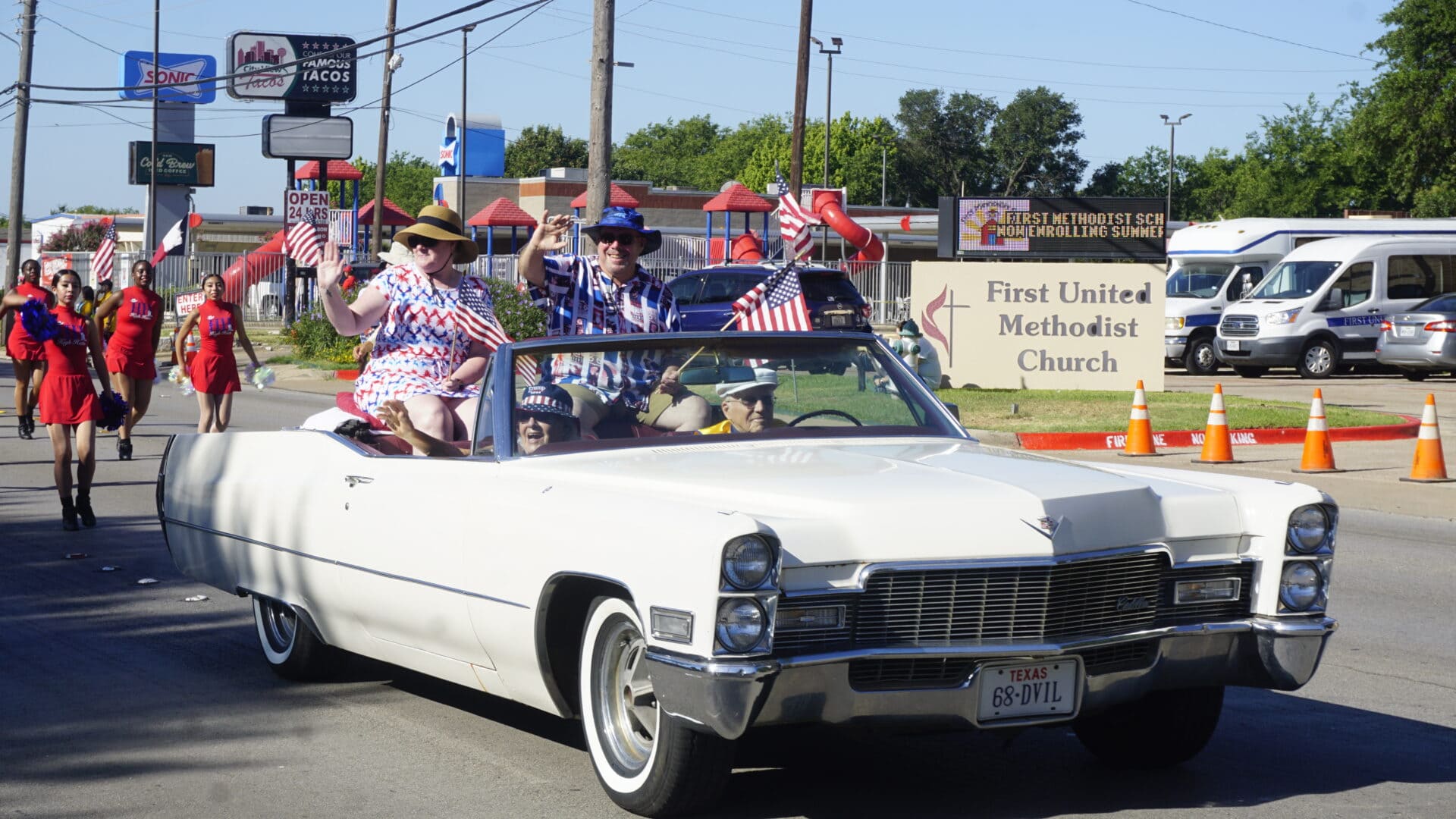 Trophies Presented to Duncanville July 4th Parade Floats